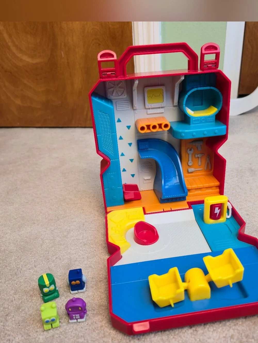 Lakeshore Carry Around Robot Town Playset & Robot Figures